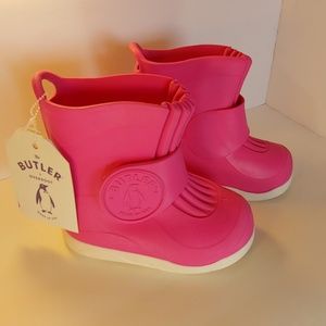 Butler overboot girls fits size 7,8,and9 NWT